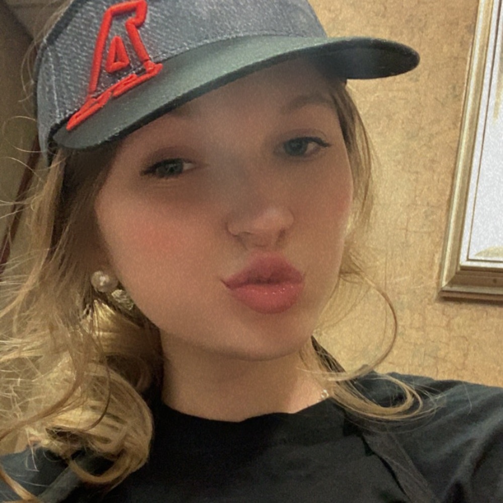 Meet your Posher, Alana